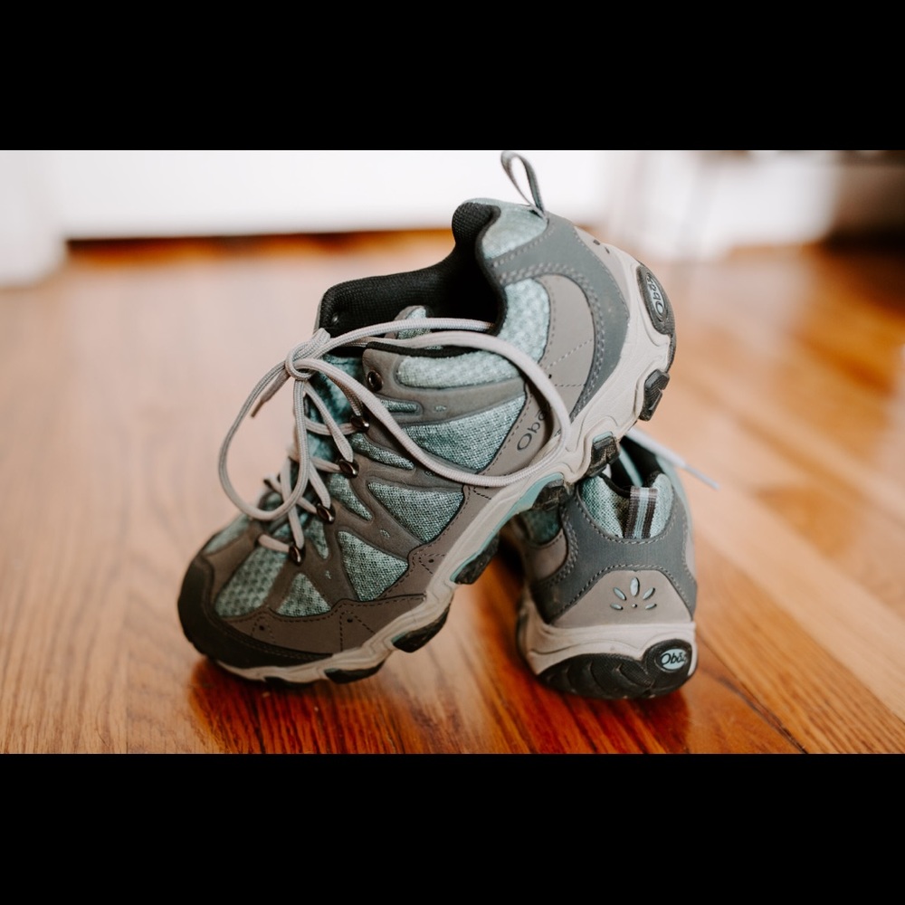 Women’s size 9 Oboz Luna Low Hiking Shoe